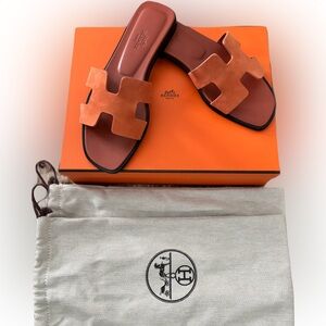 Hermès Oran Sandals Suede Goatskin Rose Bois de Santal - Full Set. Size 37.5